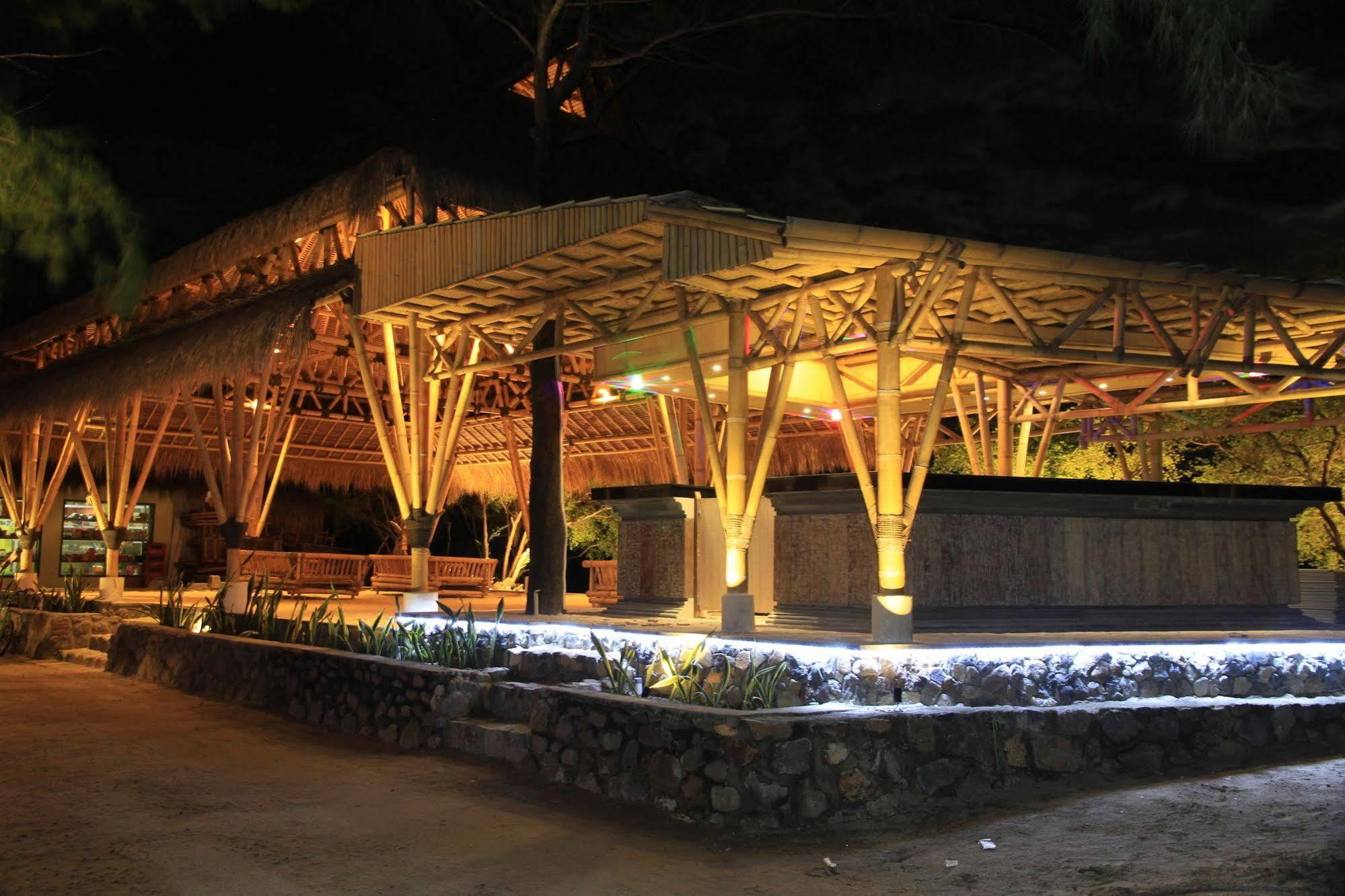 Vamana Resort - Chse Certified Гілі-Траванган Екстер'єр фото